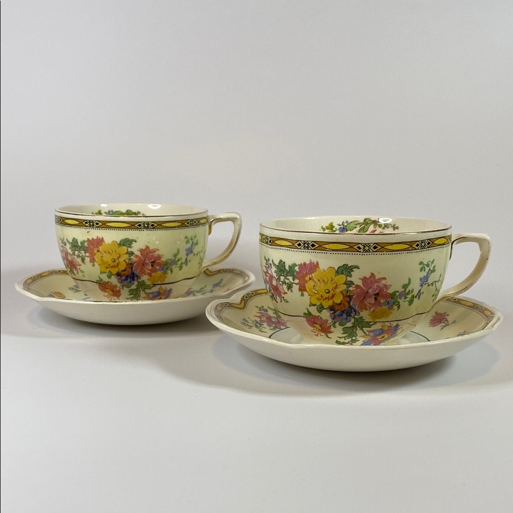 Vintage Pareek Johnson Bros teacup and saucer, set of 2, likely dating to 1930’s